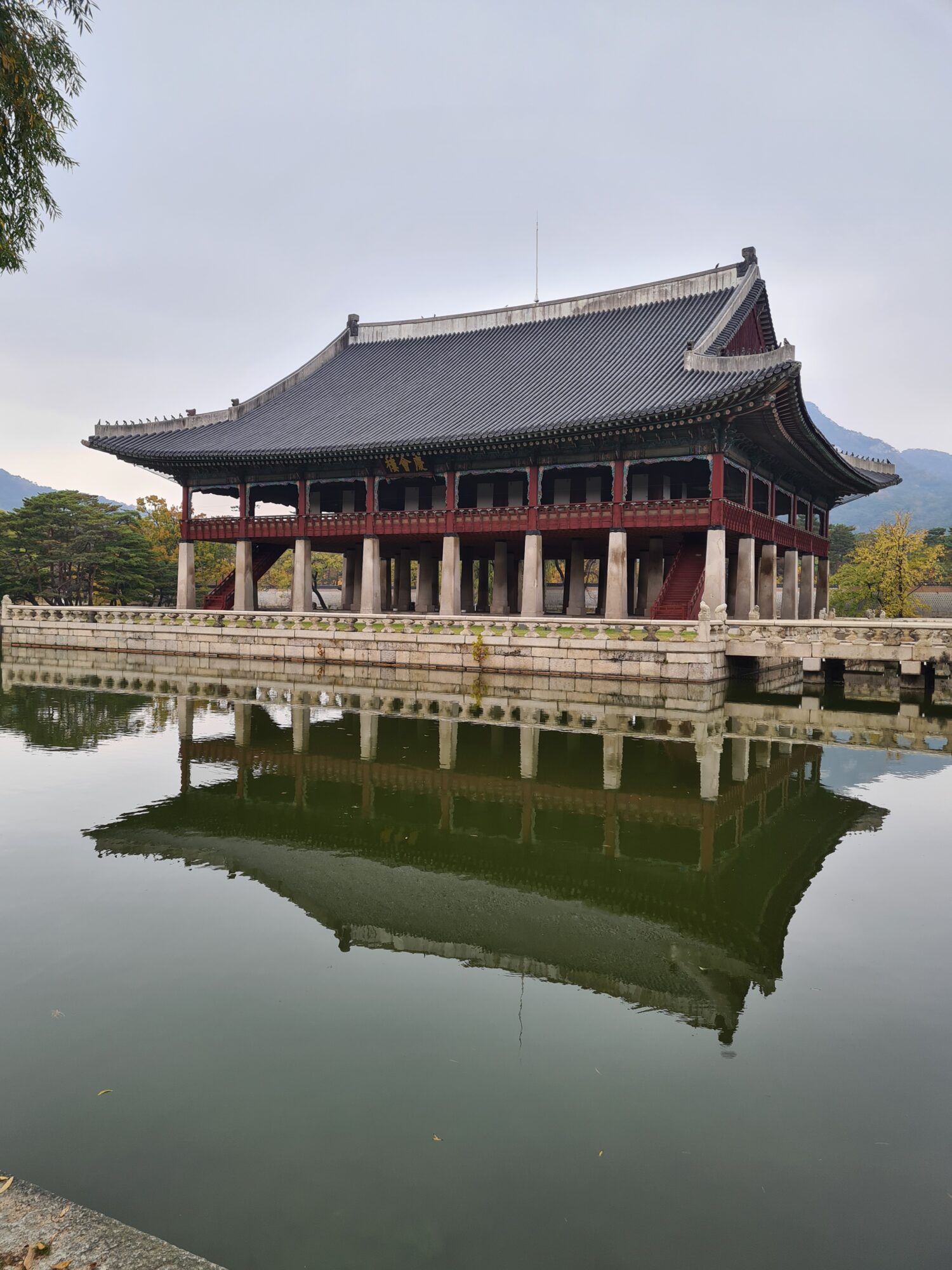 Pavillon Gyeonghoeru dans le palais Gyeongbokgung